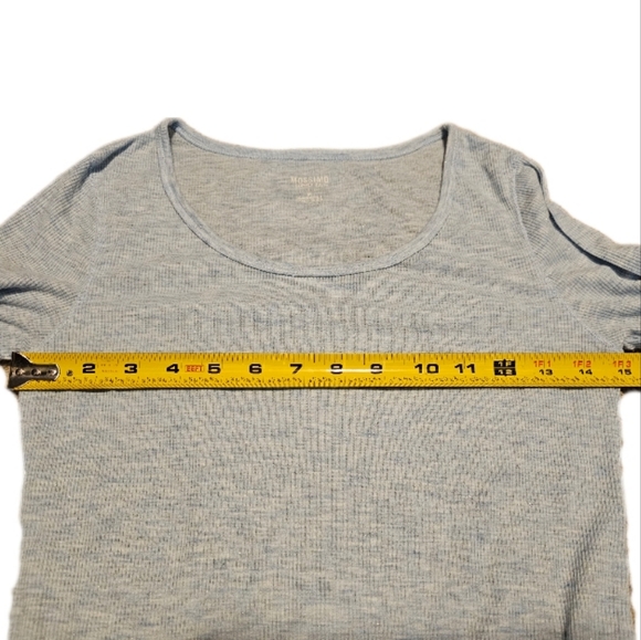 2 Ribbed Layer Shirts Medium - Picture 2 of 5